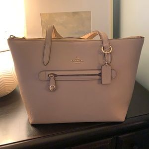 Coach Taylor Tote in Beechwood